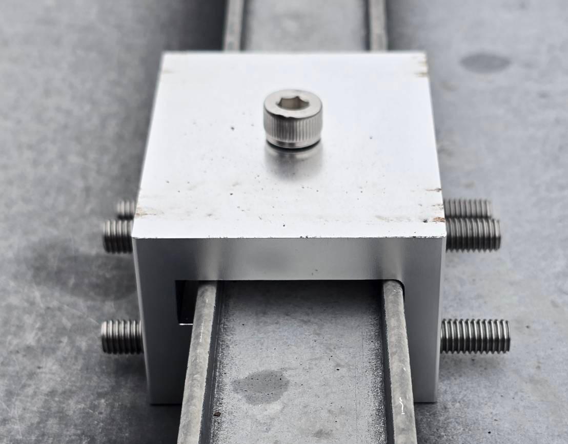 Tökéletesen illeszkedik a tetőhöz: ÚJ tetőcsipeszünk gyártás alatt áll!