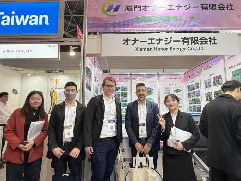 Virágzik a cseresznyevirág Japánban, és kitüntetéssel tér vissza