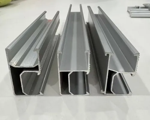 Fotovoltaikus alumíniumötvözet R47 sínek