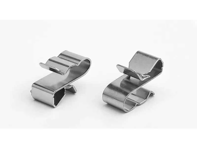 Napelemes kábelcsipesz